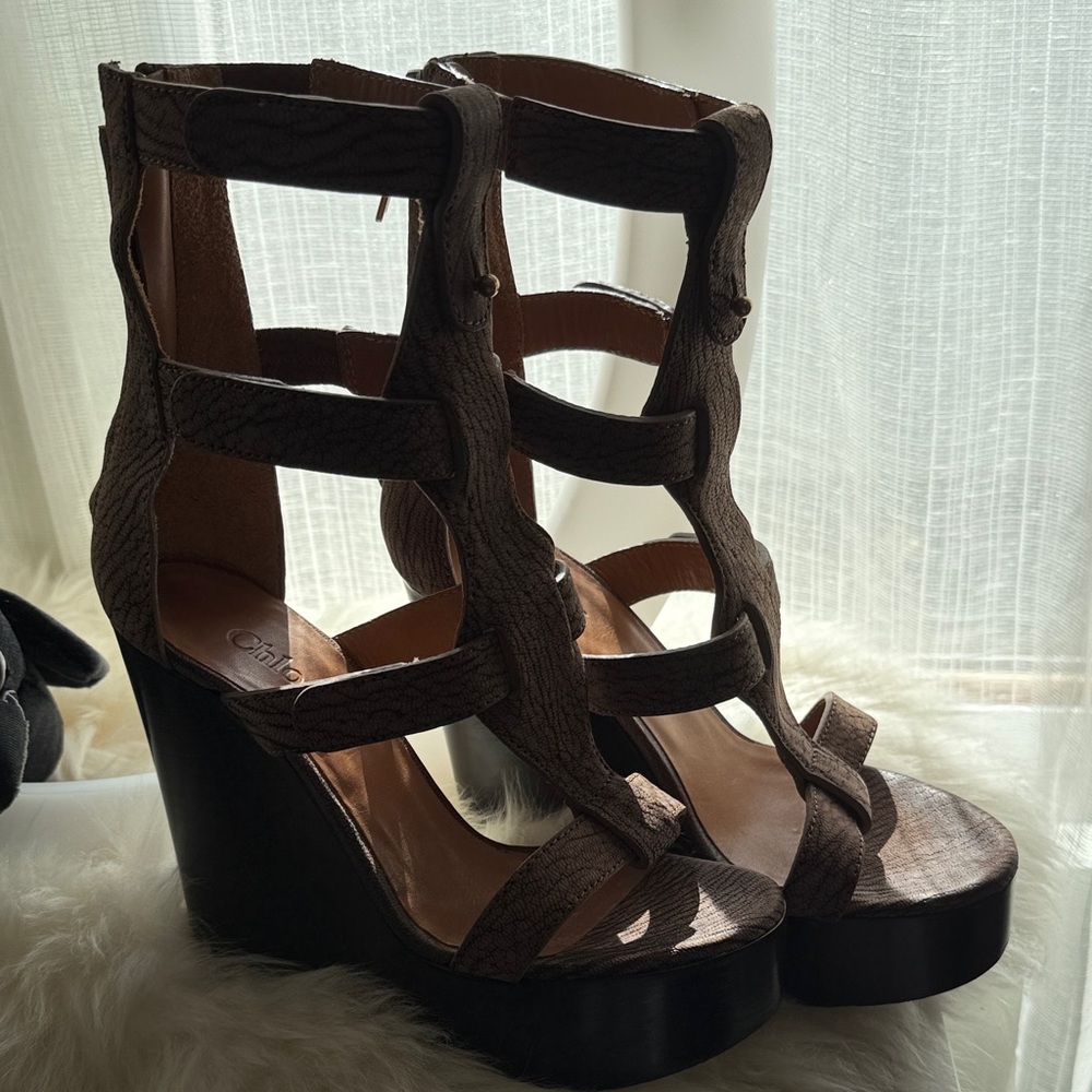 Stylish Brown Chloè Wedge Sandals